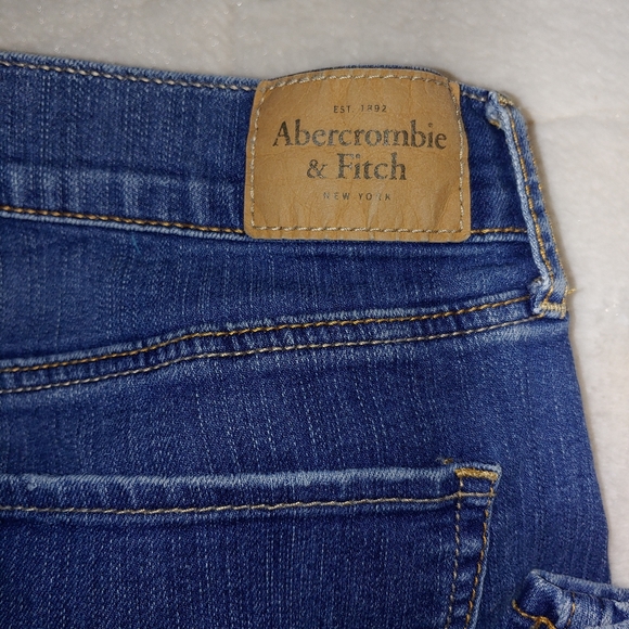 Abercrombie & Fitch jeans. Size 4R - Picture 3 of 7